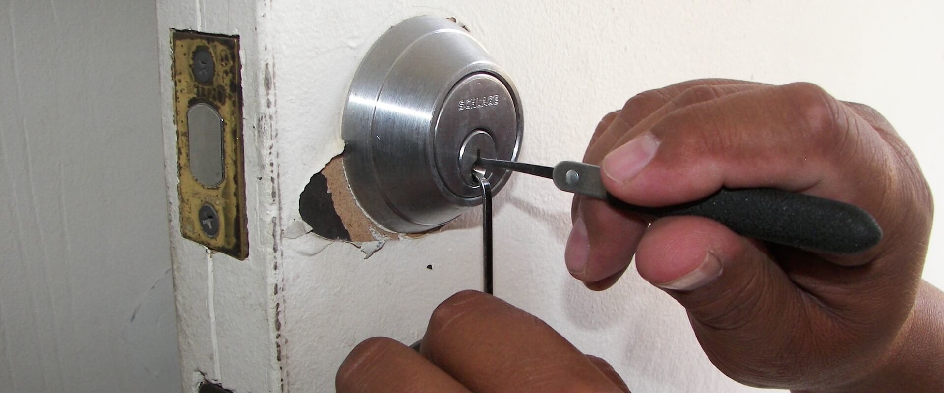 How Locksmiths Verify Ownership: A Professional's Perspective
